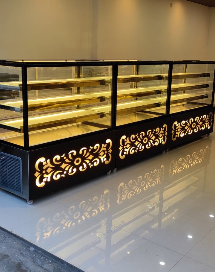 Cake display counter